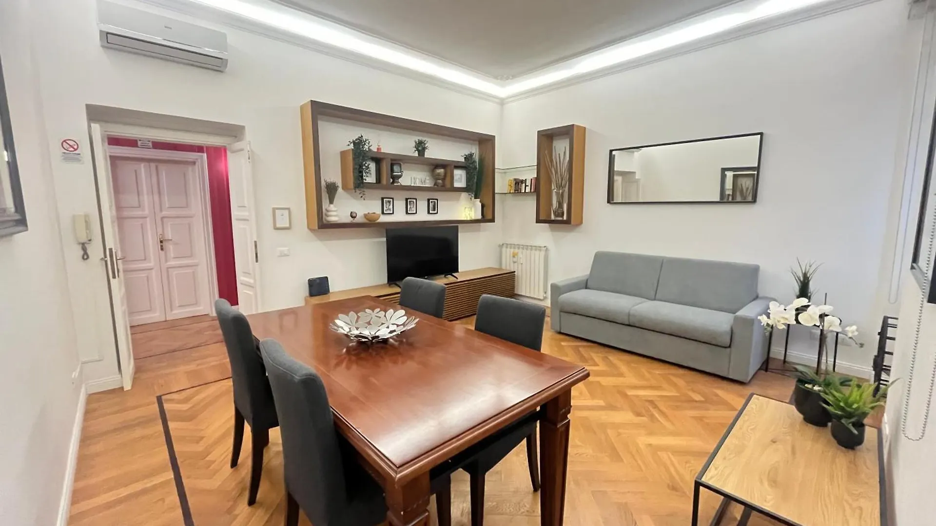 Salotto Trastevere Rome Apartment
