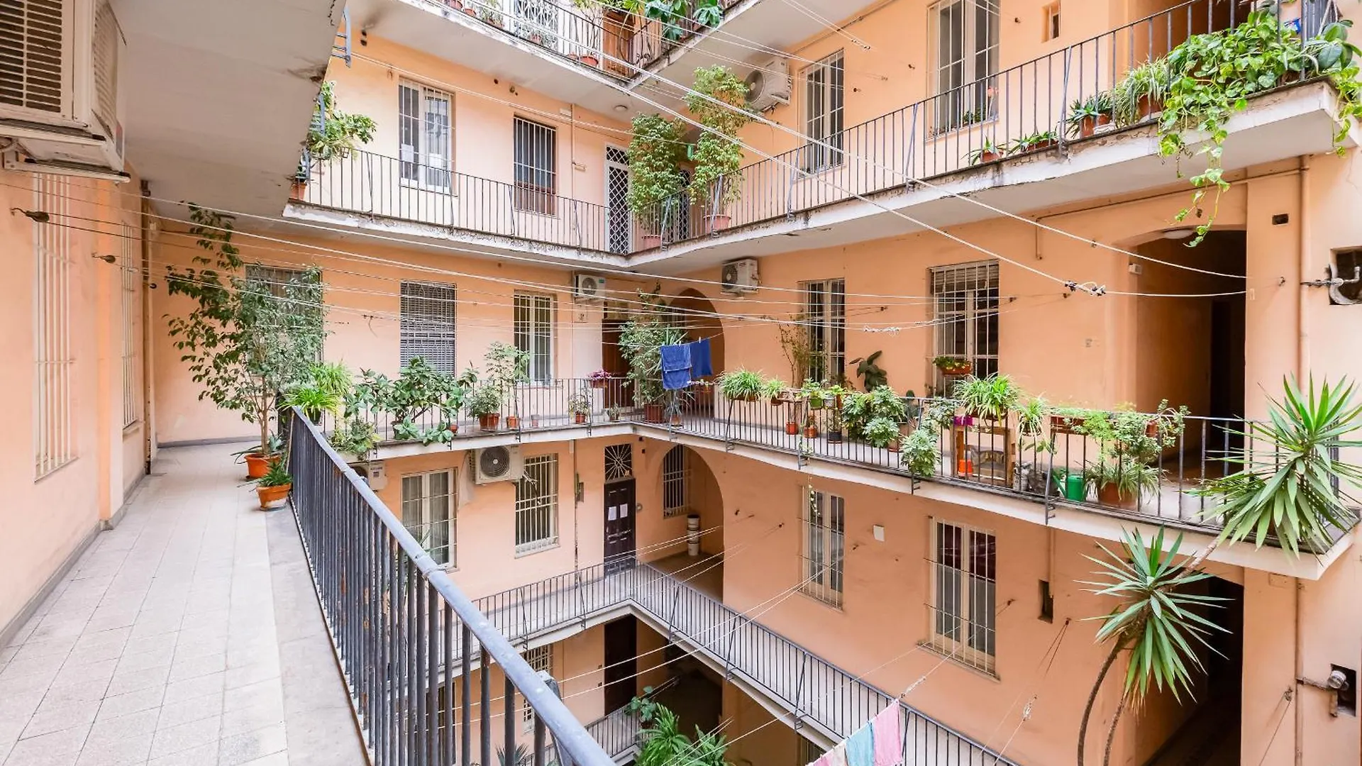 Salotto Trastevere Rome 0*,  Italy
